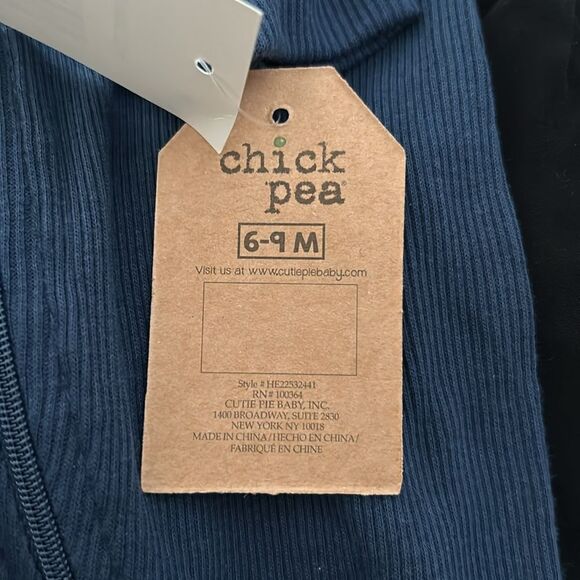 Chick Pea Infants 6-9 Months 2 Piece Set One Piece Sleeper and Hat - Picture 6 of 7